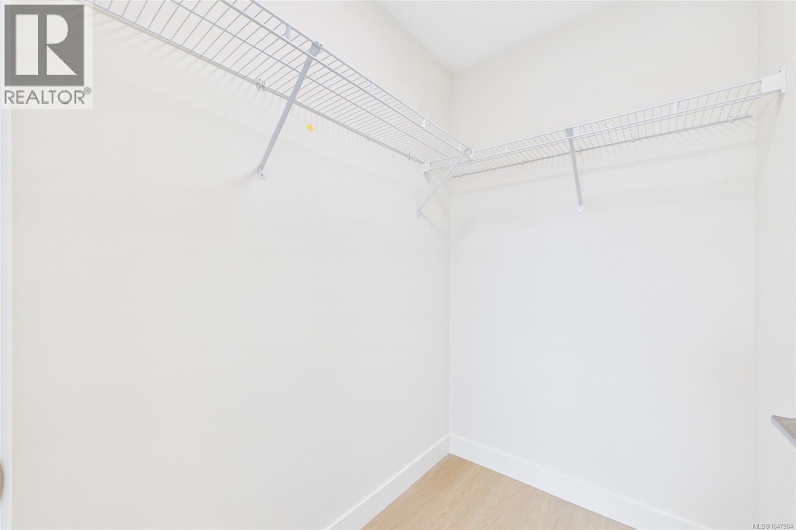 304 777 Station Ave Property Photo 14