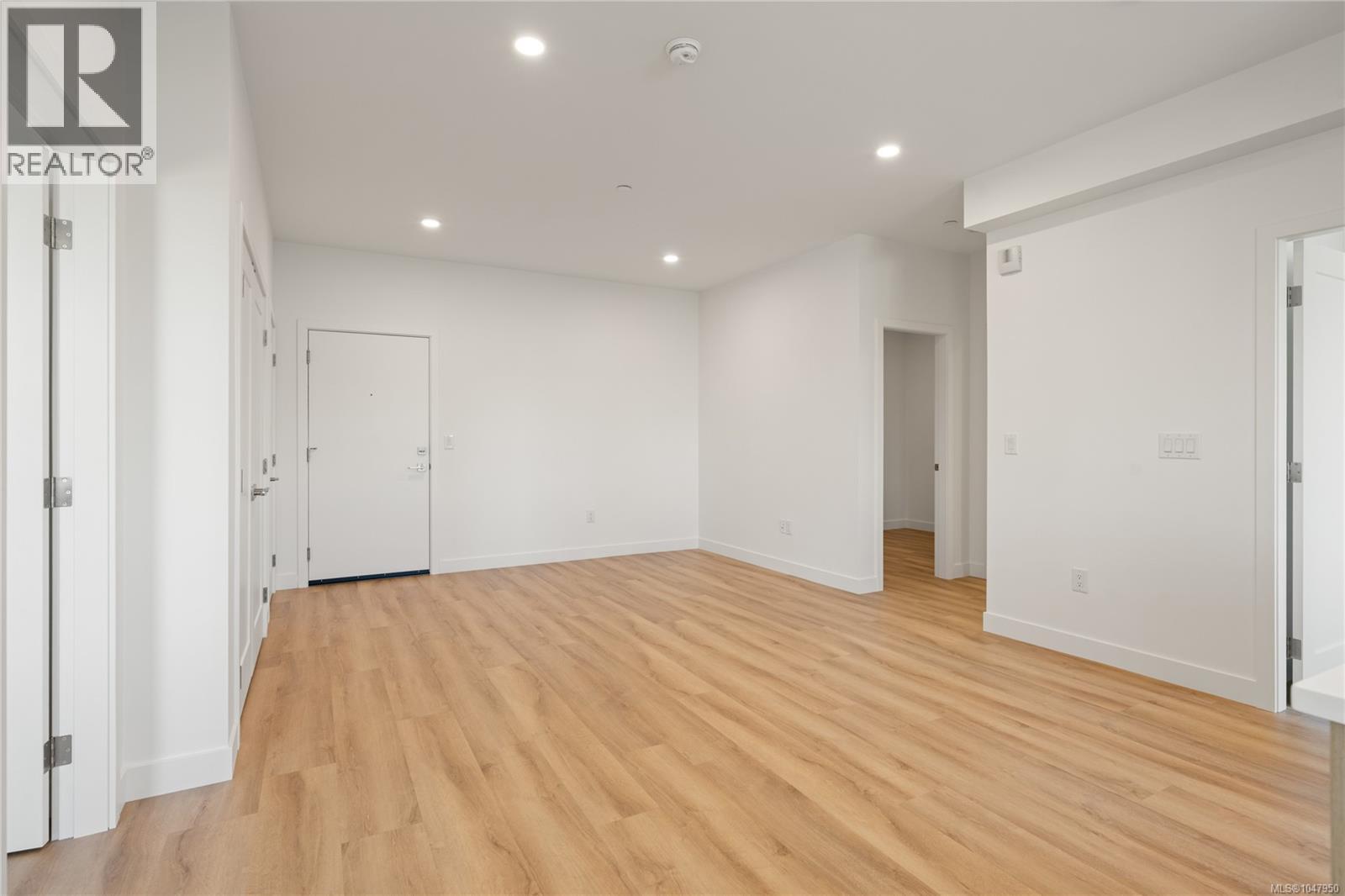 204 7181 Lantzville Rd Property Photo 4