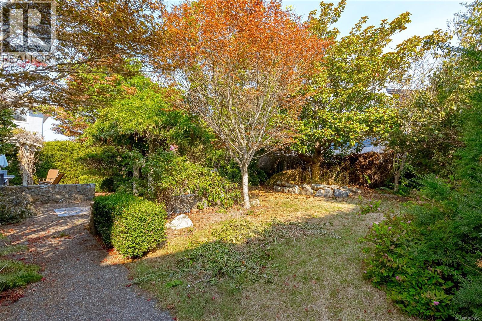 1880 Francisco Terr Property Photo 27