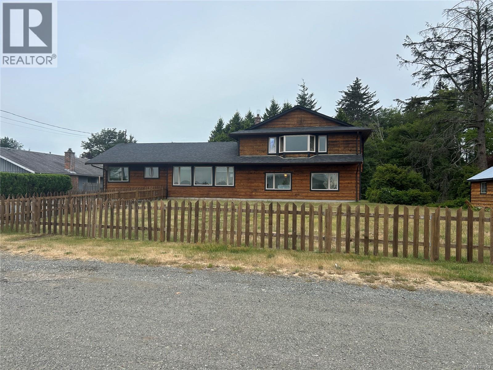 3910 Island Hwy S