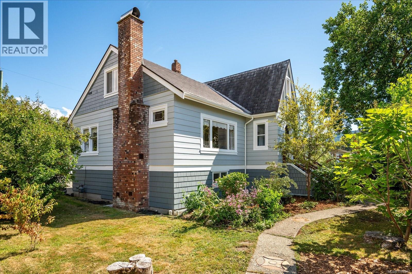 2697 4th Ave
