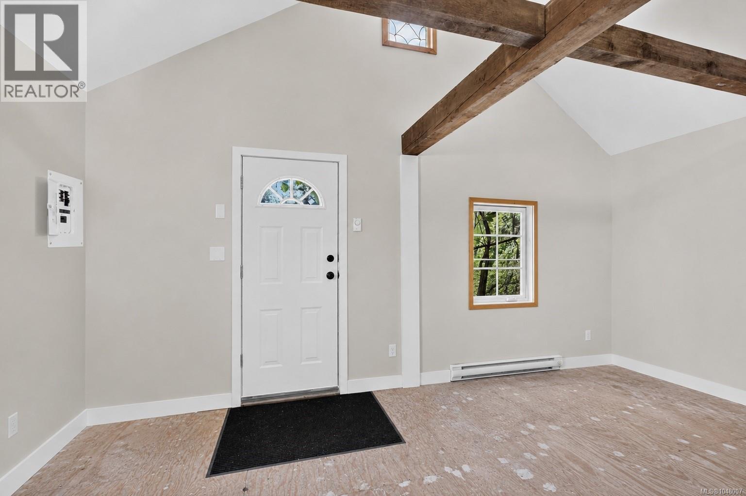 307 3rd St Property Photo 6
