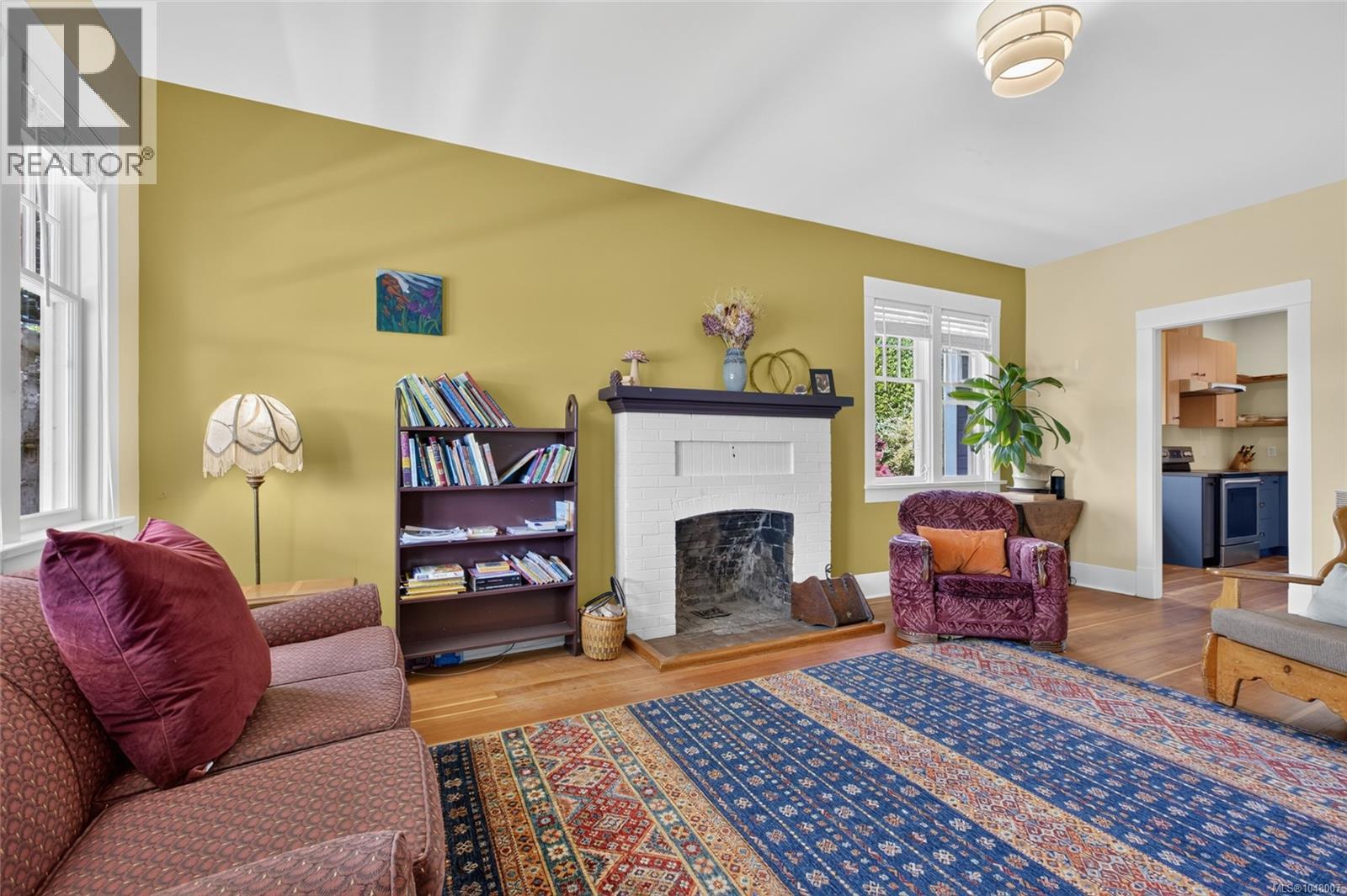 307 3rd St Property Photo 13