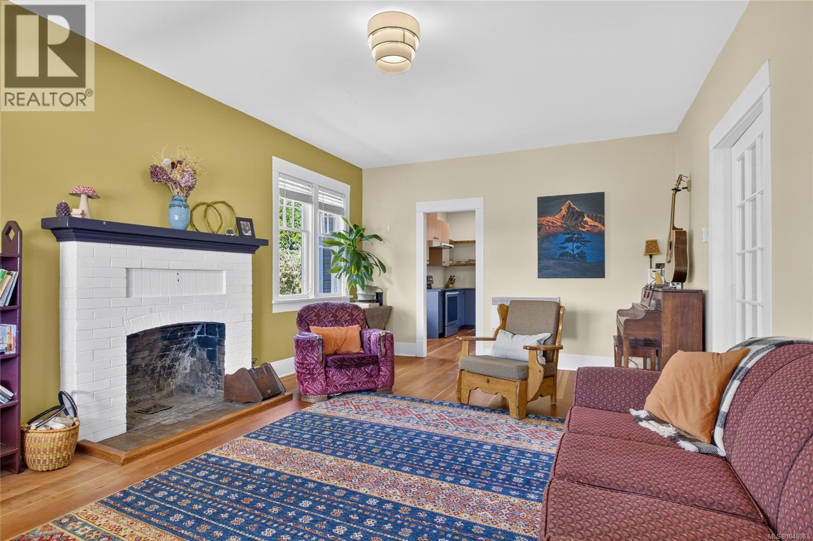 307 3rd St Property Photo 14
