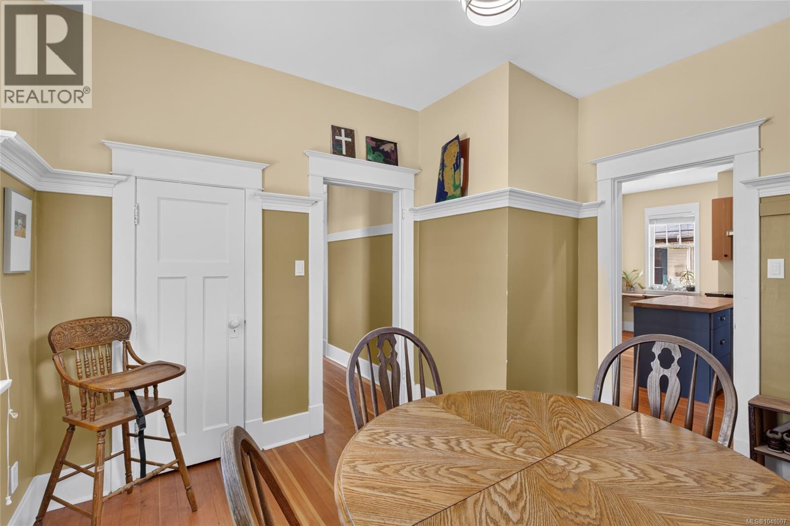 307 3rd St Property Photo 27