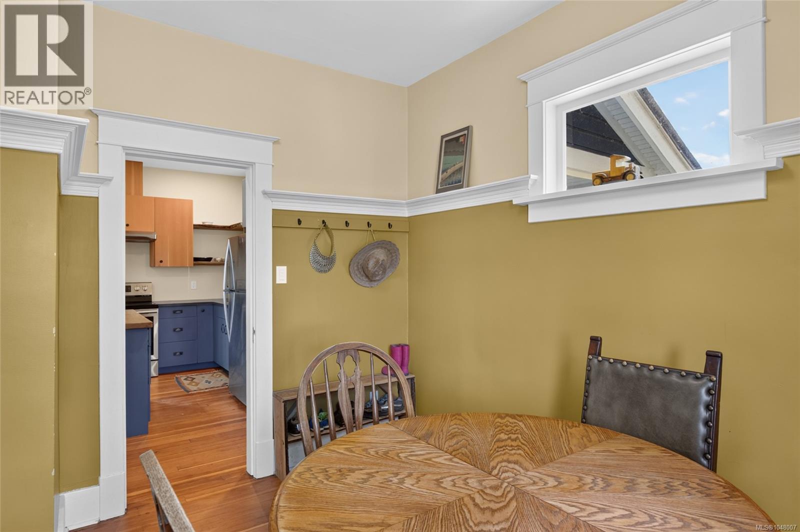 307 3rd St Property Photo 28