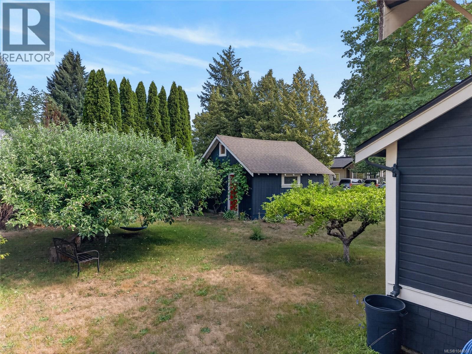 307 3rd St Property Photo 49