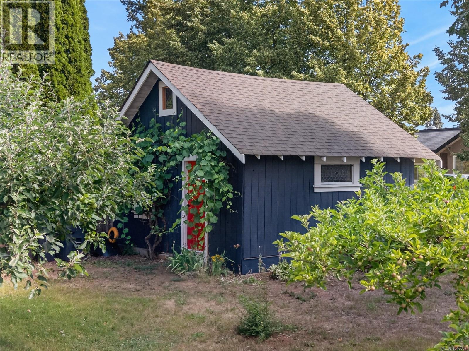 307 3rd St Property Photo 50