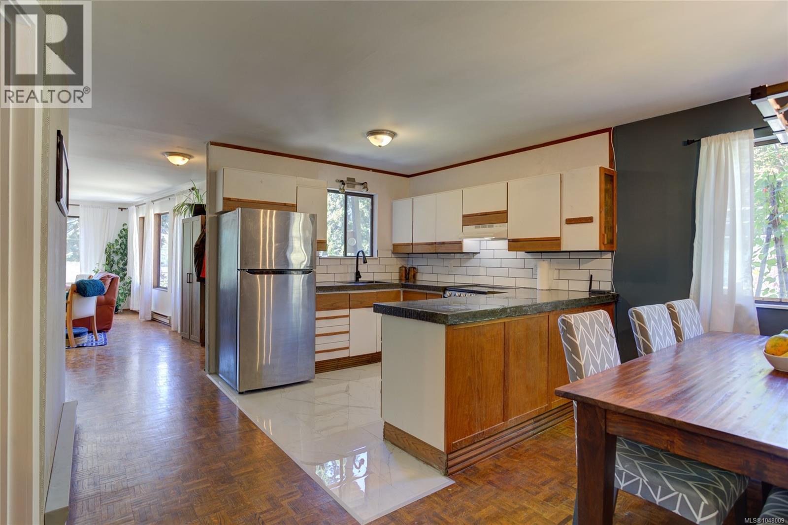 10545 Cypress Rd Property Photo 6