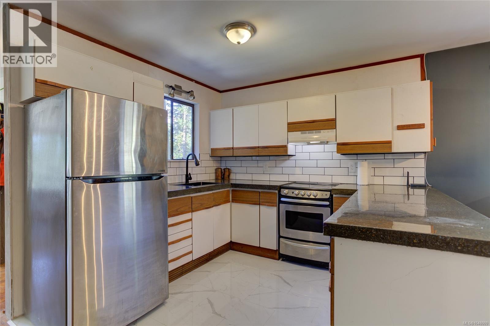10545 Cypress Rd Property Photo 7