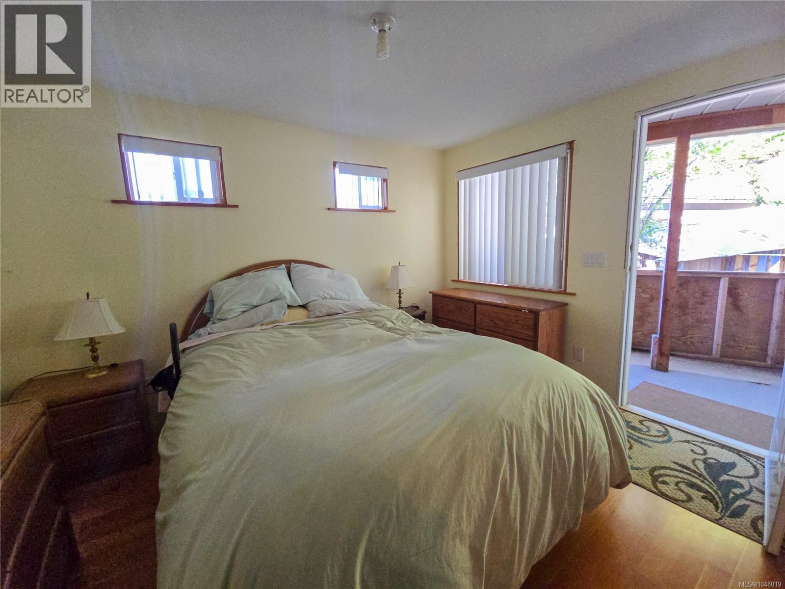 585 1st St Property Photo 50