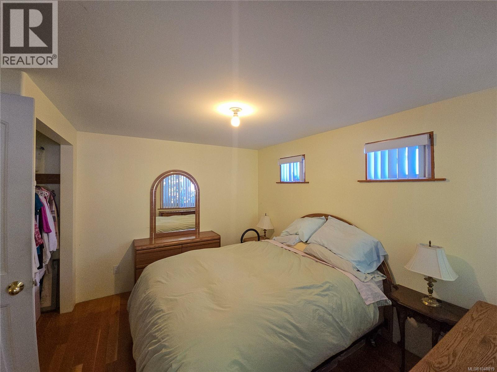 585 1st St Property Photo 51