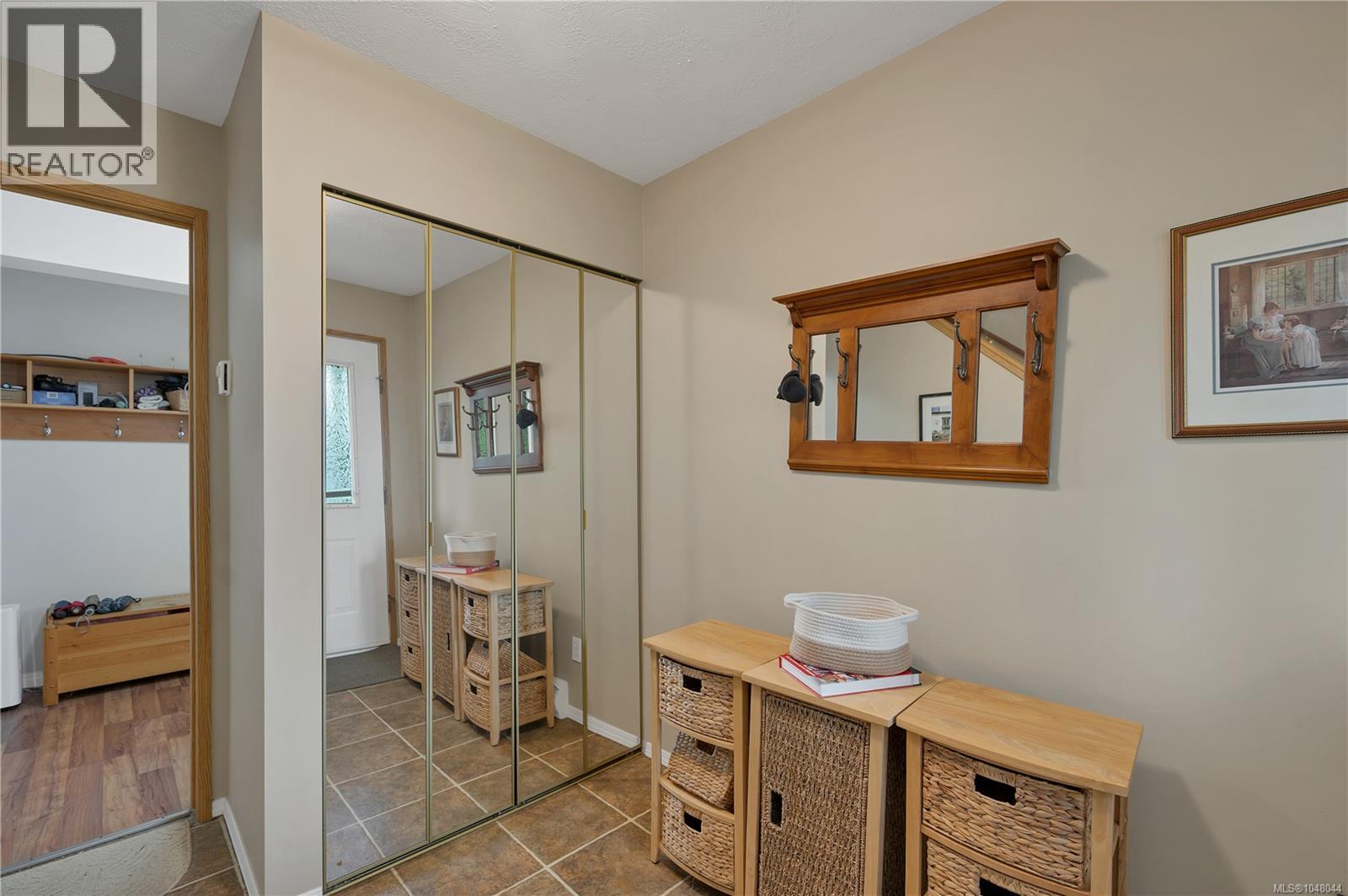 1920 Raven Pl Property Photo 3