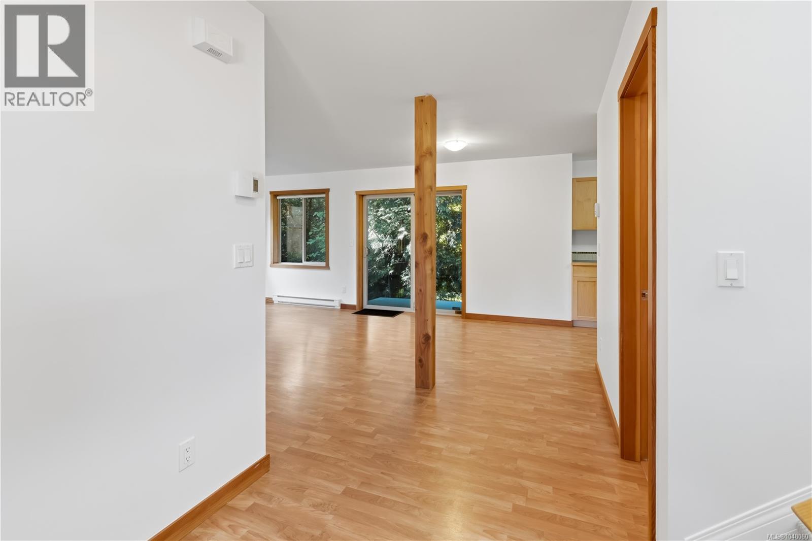 7 1626 Holly Cres Property Photo 11