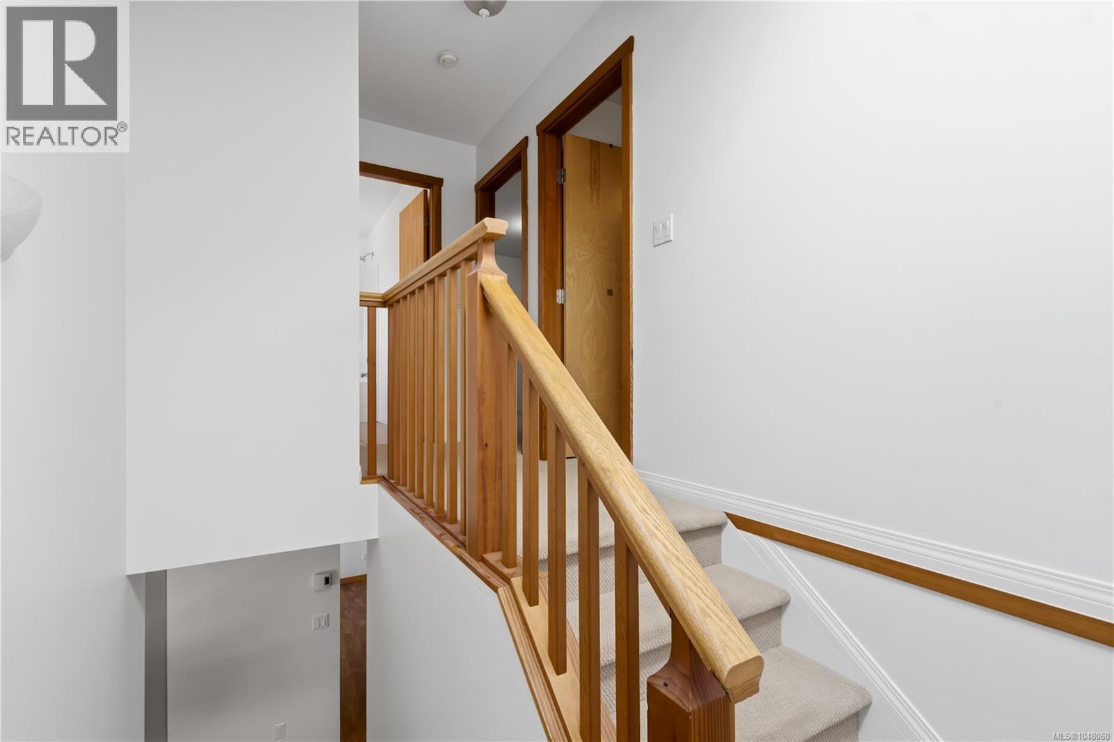 7 1626 Holly Cres Property Photo 14