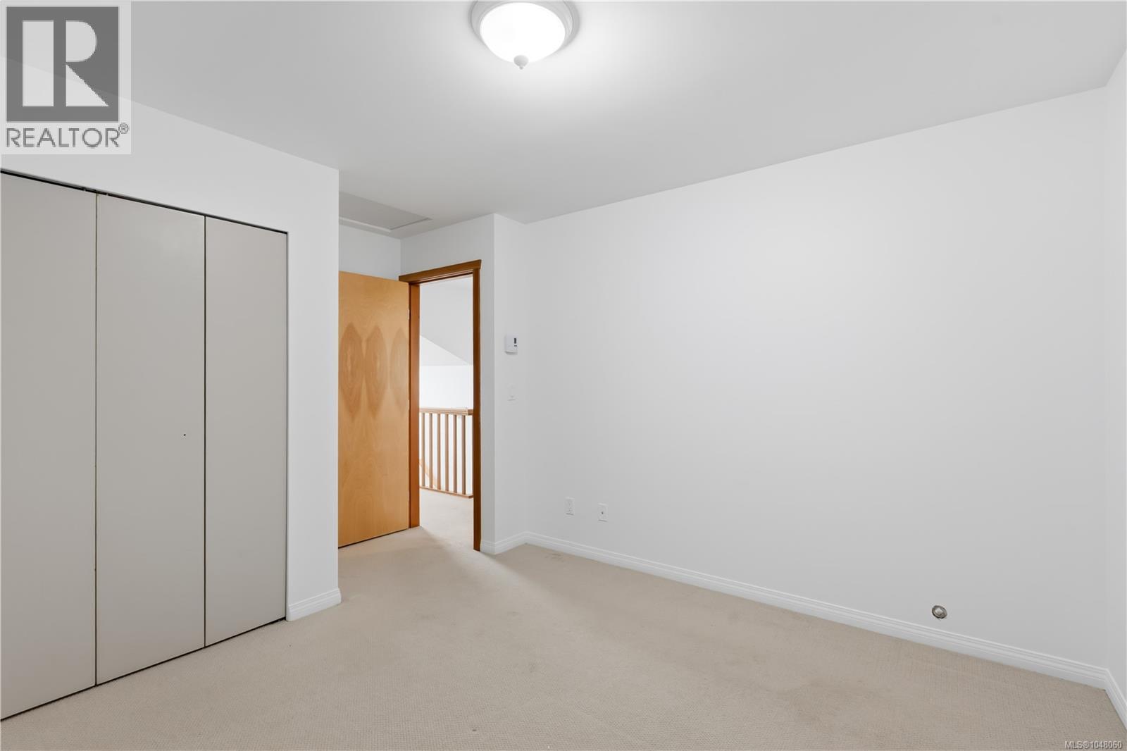 7 1626 Holly Cres Property Photo 19