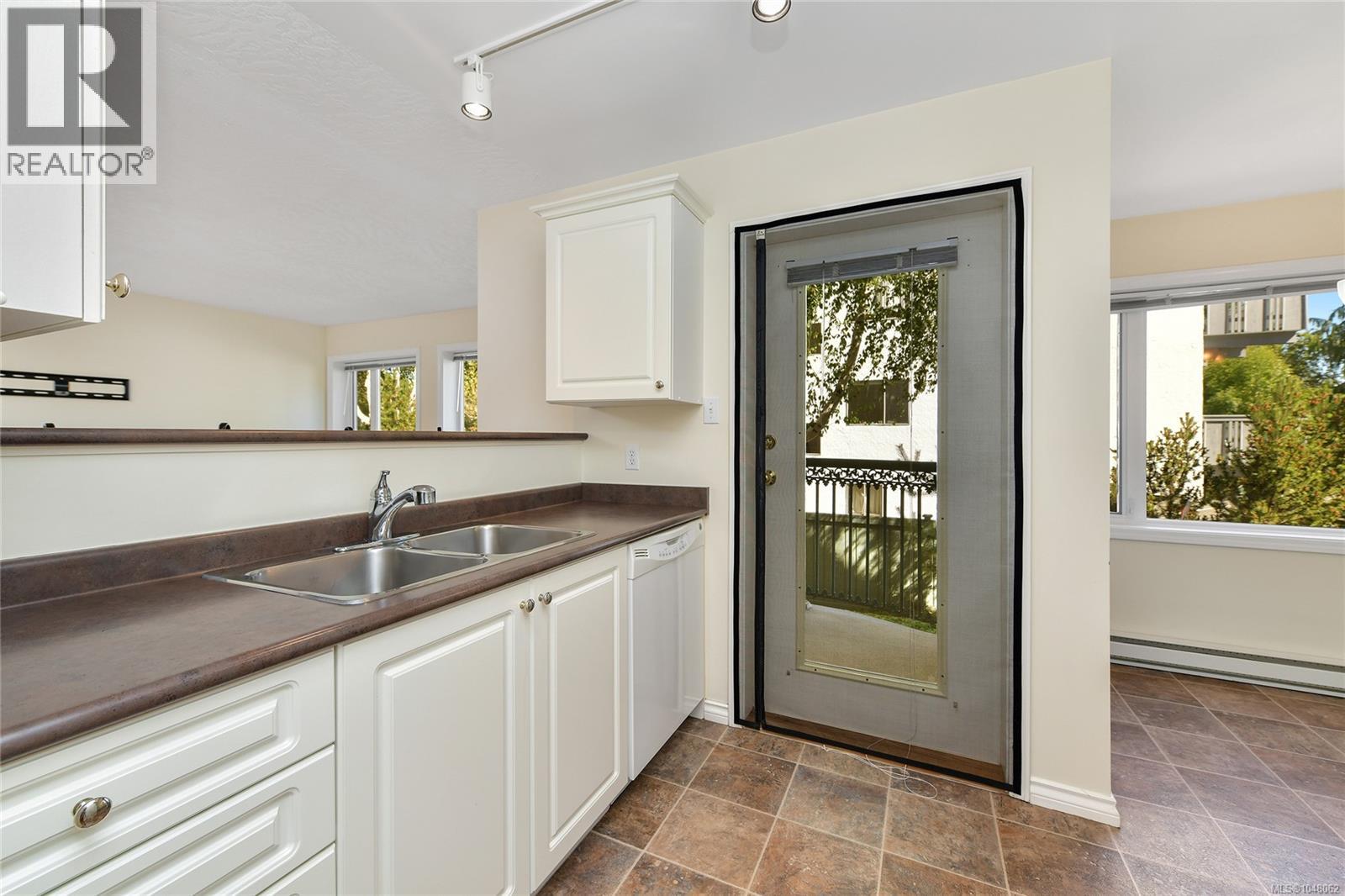 204 1037 Richardson St Property Photo 13