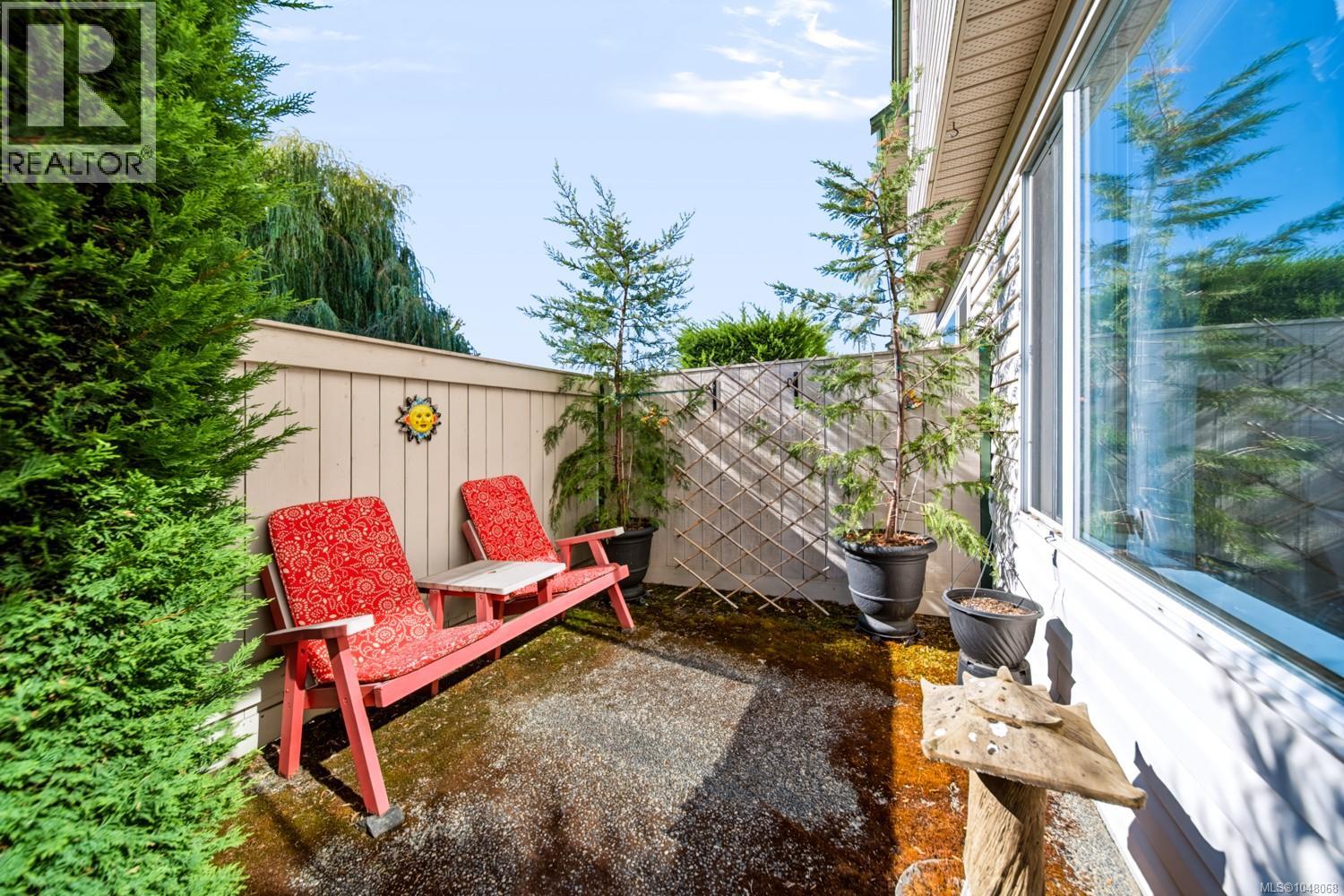 6 1906 Bowen Rd Property Photo 4