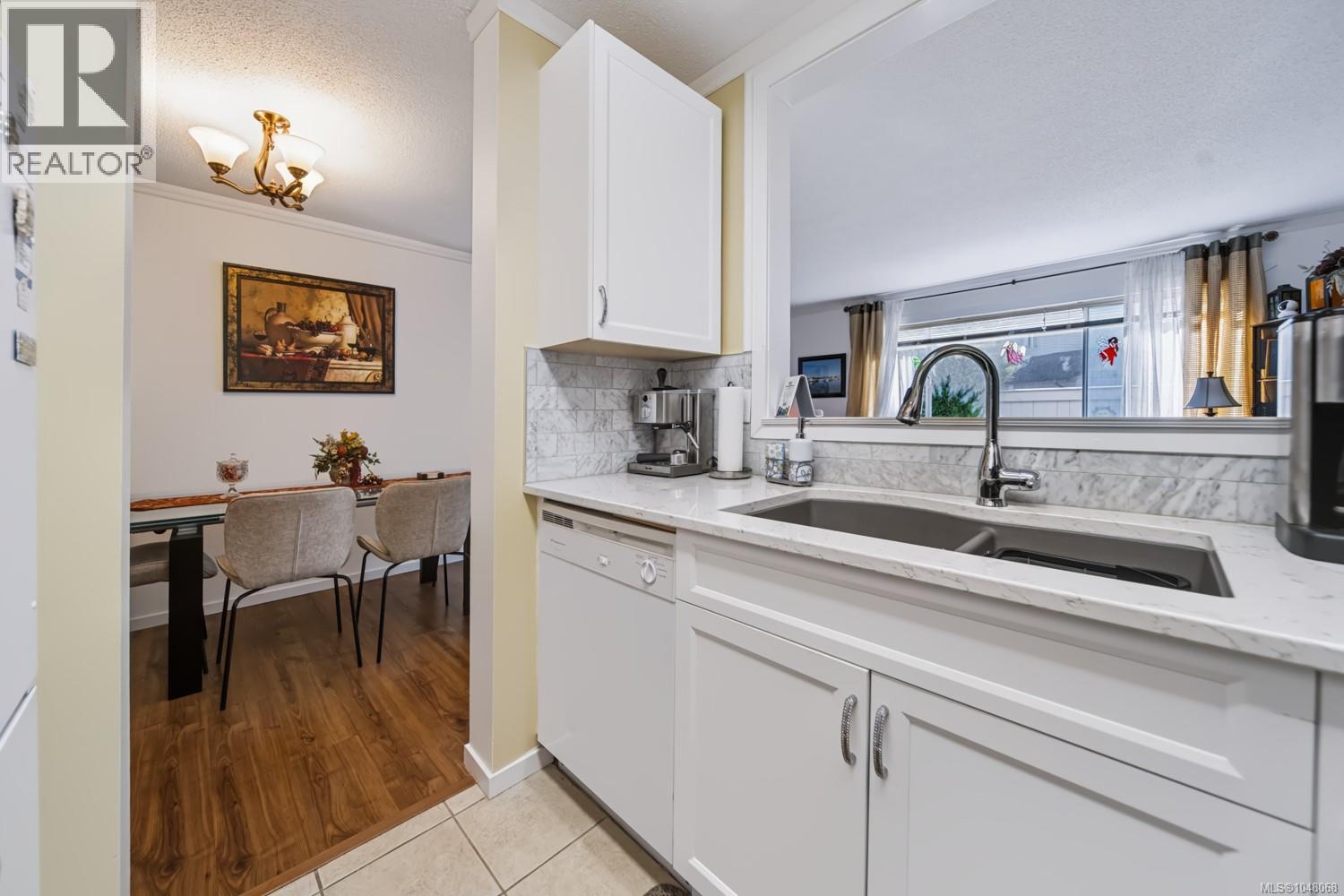 6 1906 Bowen Rd Property Photo 12
