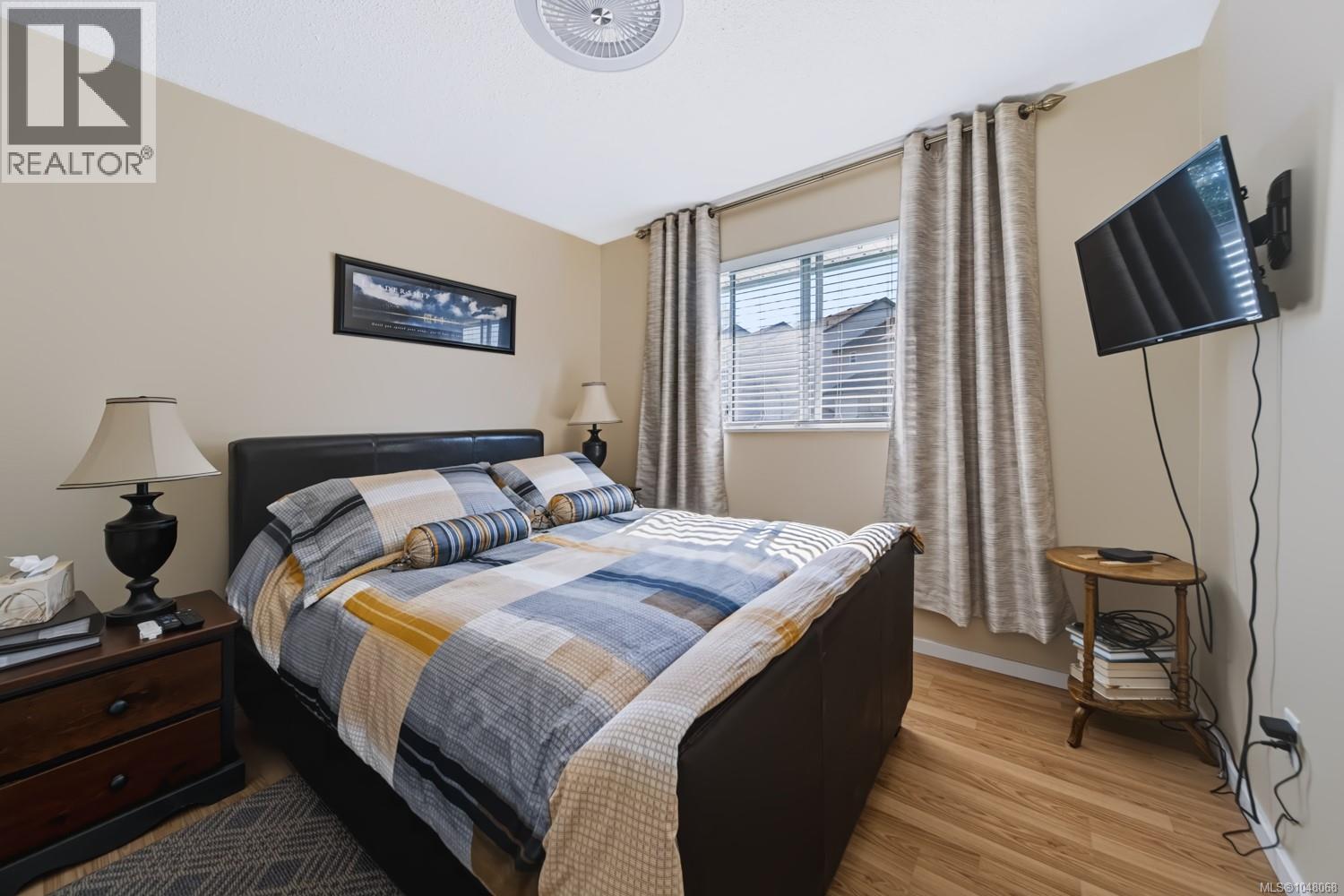 6 1906 Bowen Rd Property Photo 14