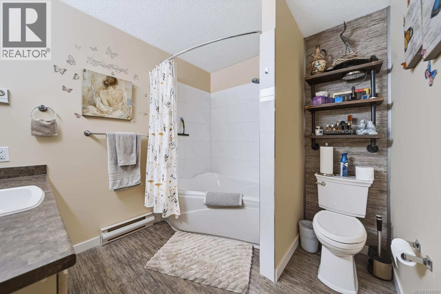 6 1906 Bowen Rd Property Photo 16