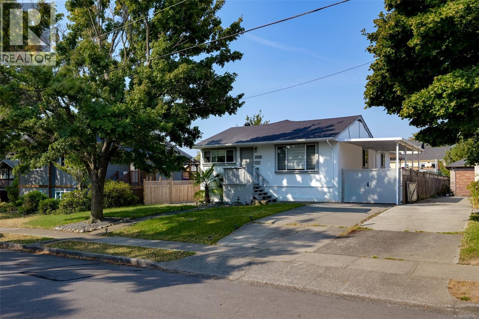 2710 Victor St Property Photo 2