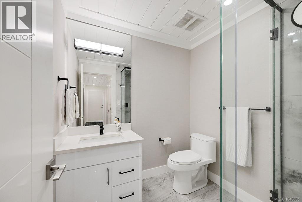 2710 Victor St Property Photo 32