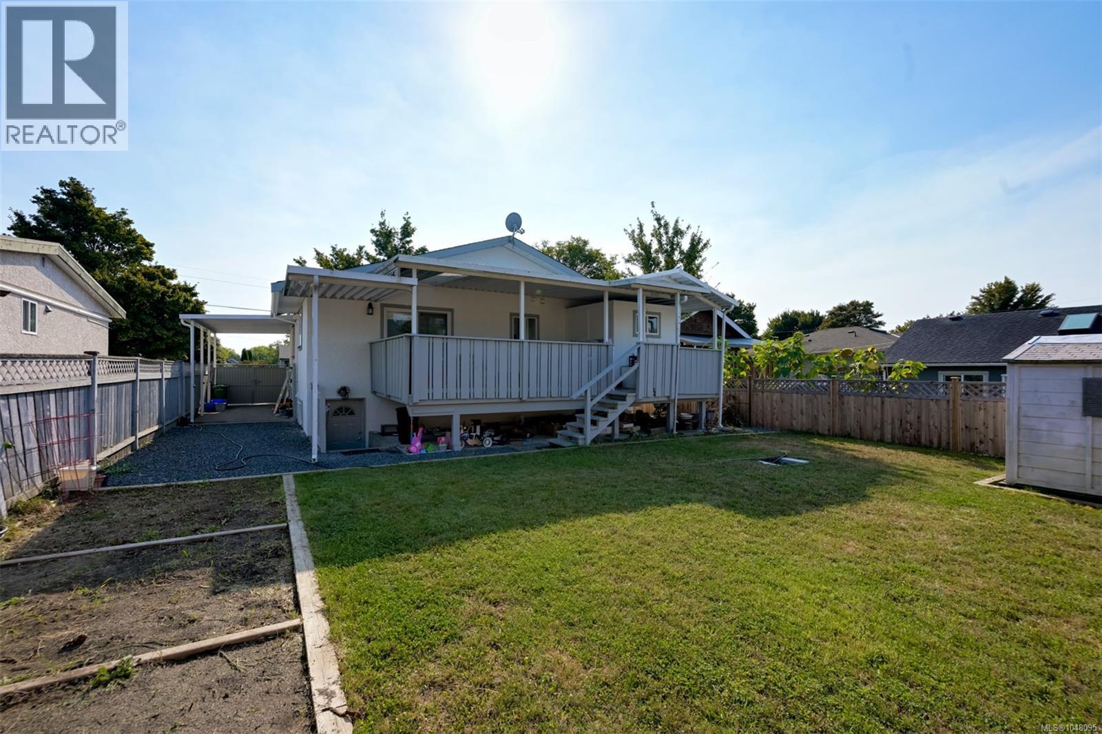 2710 Victor St Property Photo 56