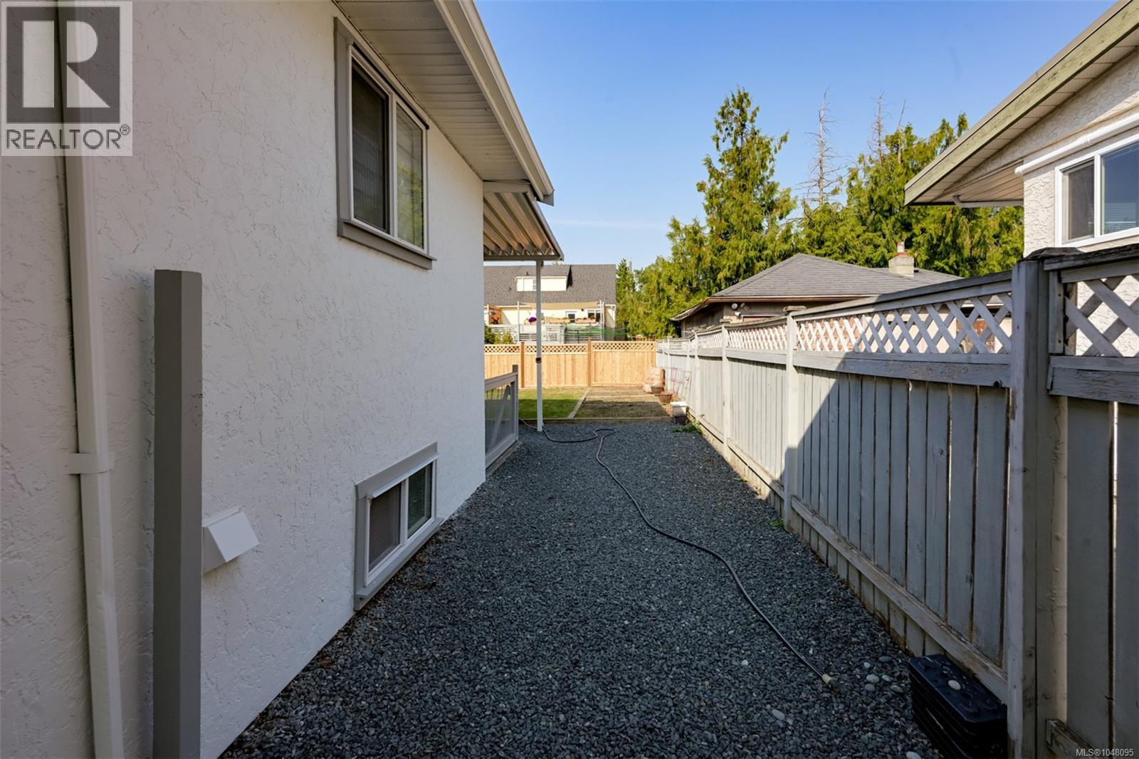 2710 Victor St Property Photo 57