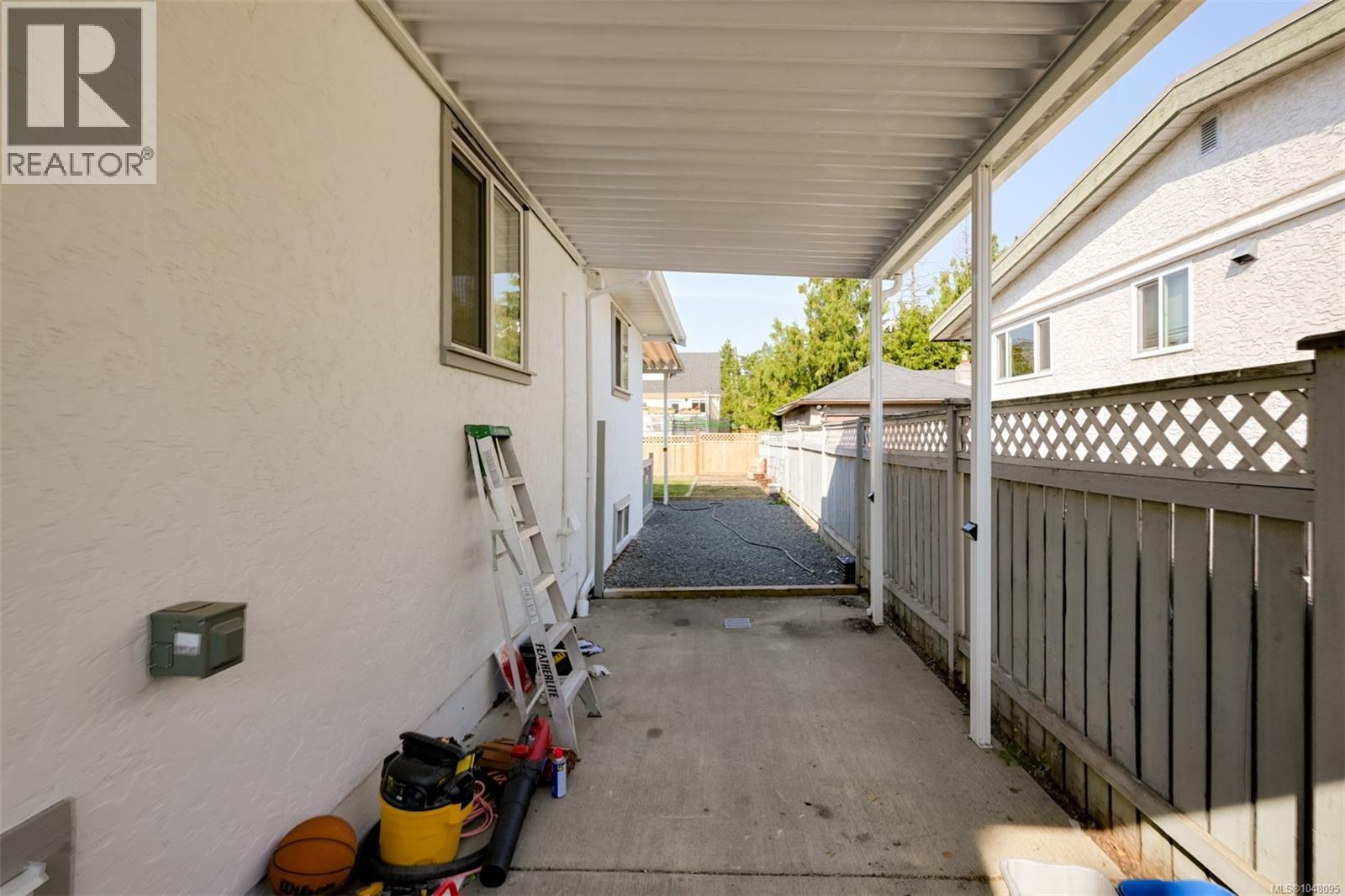 2710 Victor St Property Photo 58