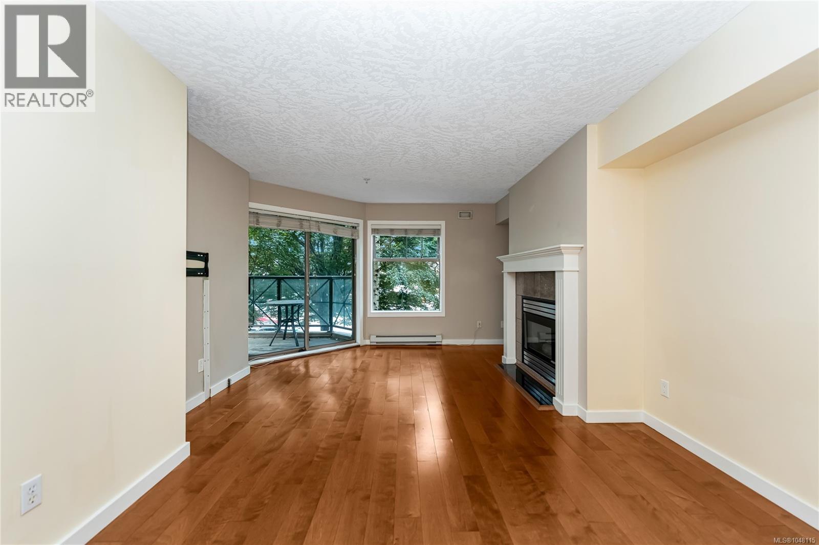 209 935 Johnson St Property Photo 5