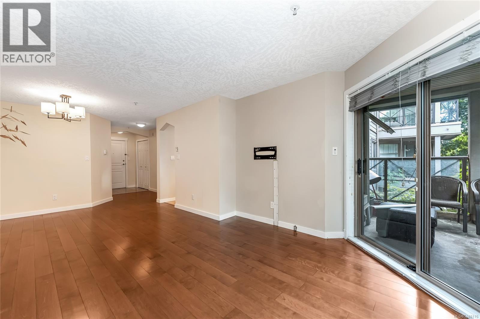 209 935 Johnson St Property Photo 9