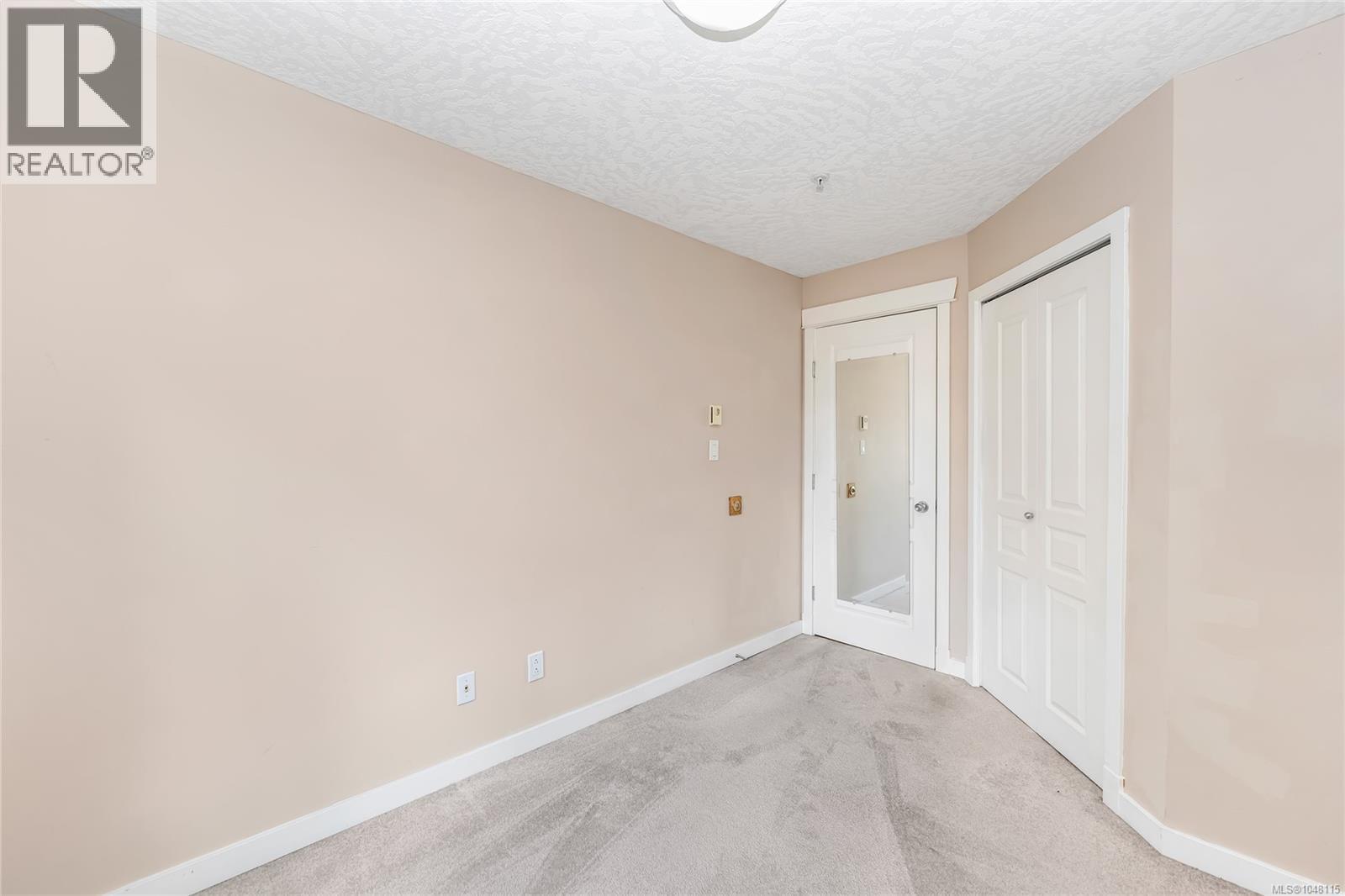 209 935 Johnson St Property Photo 17