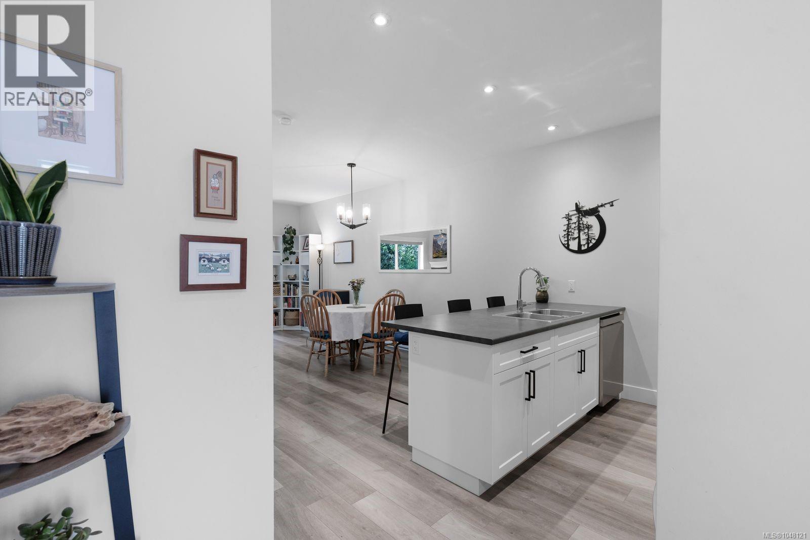 35 3195 Herons Way Property Photo 8