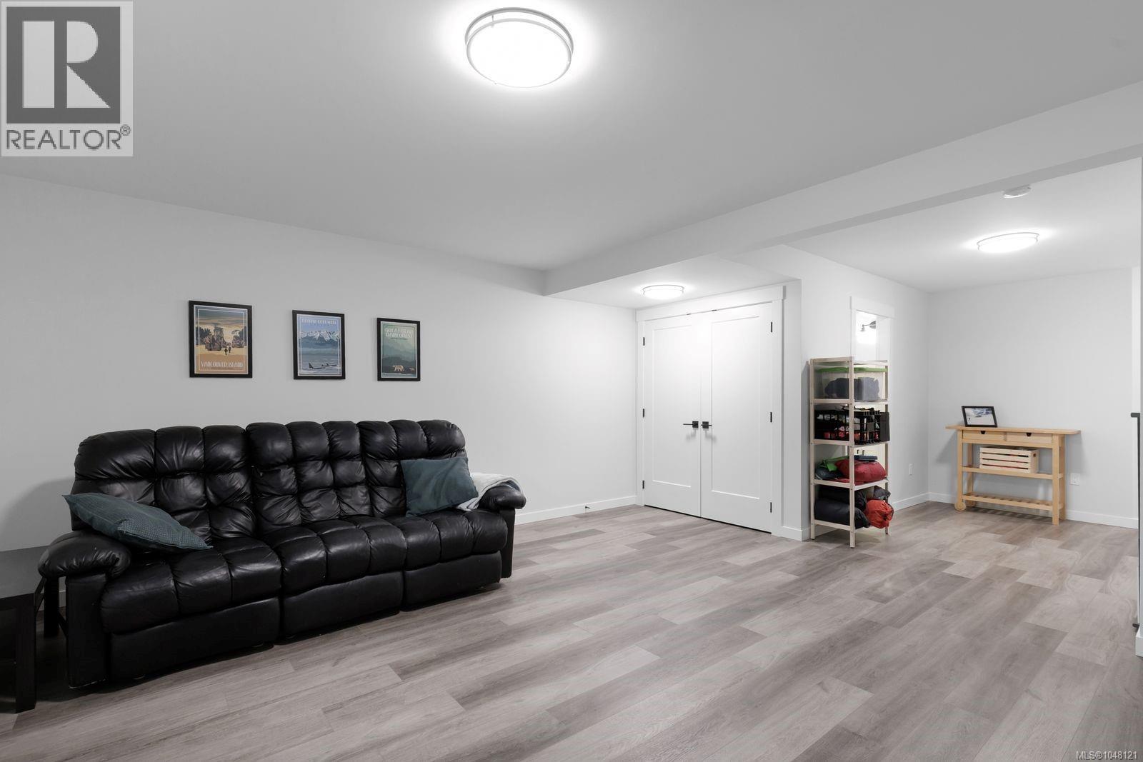 35 3195 Herons Way Property Photo 44