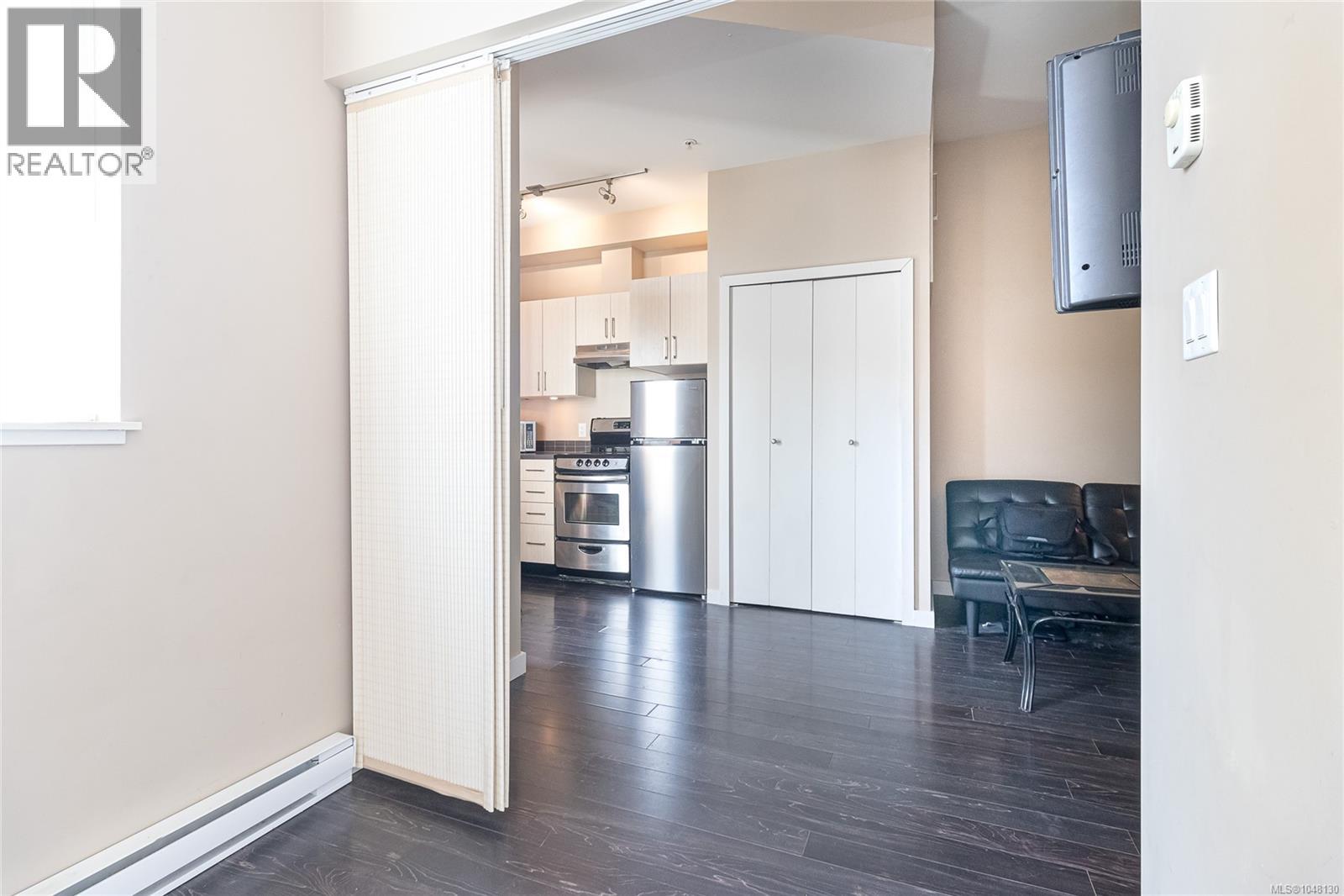 305 1121 Fort St Property Photo 14