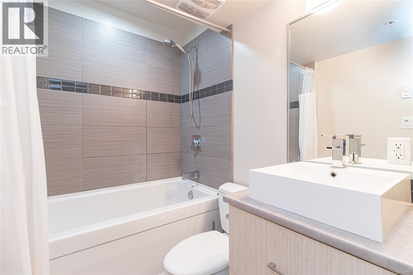 305 1121 Fort St Property Photo 15