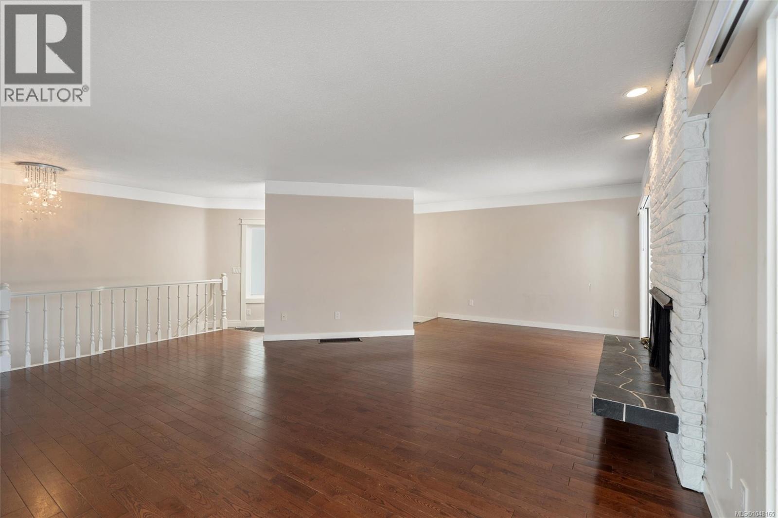 336 Stannard Ave Property Photo 4
