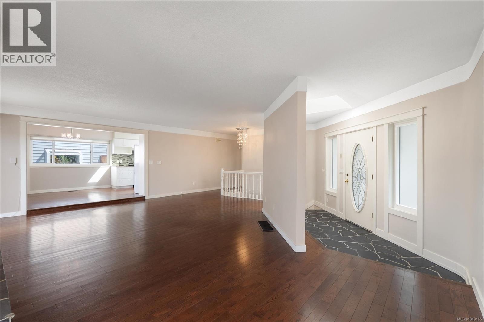 336 Stannard Ave Property Photo 5