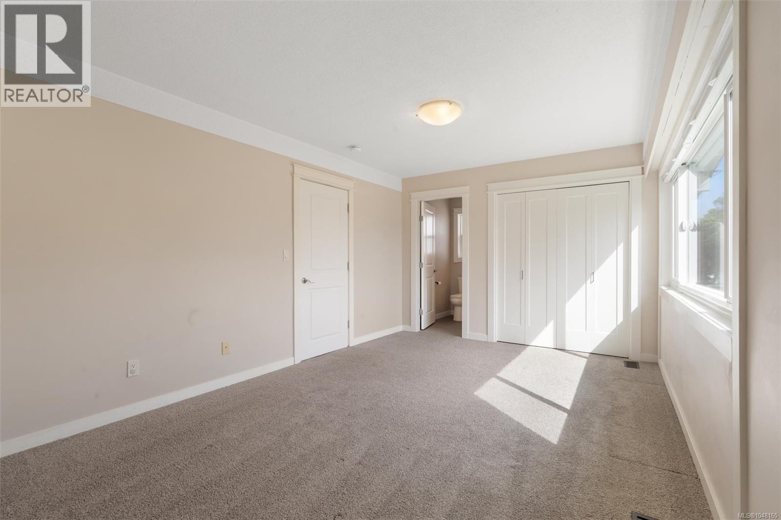 336 Stannard Ave Property Photo 10