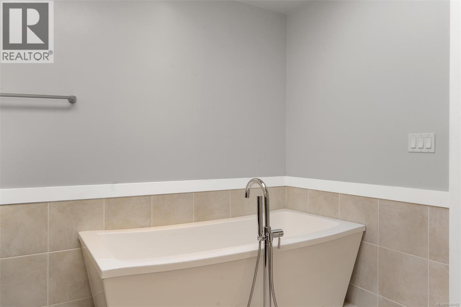 336 Stannard Ave Property Photo 15