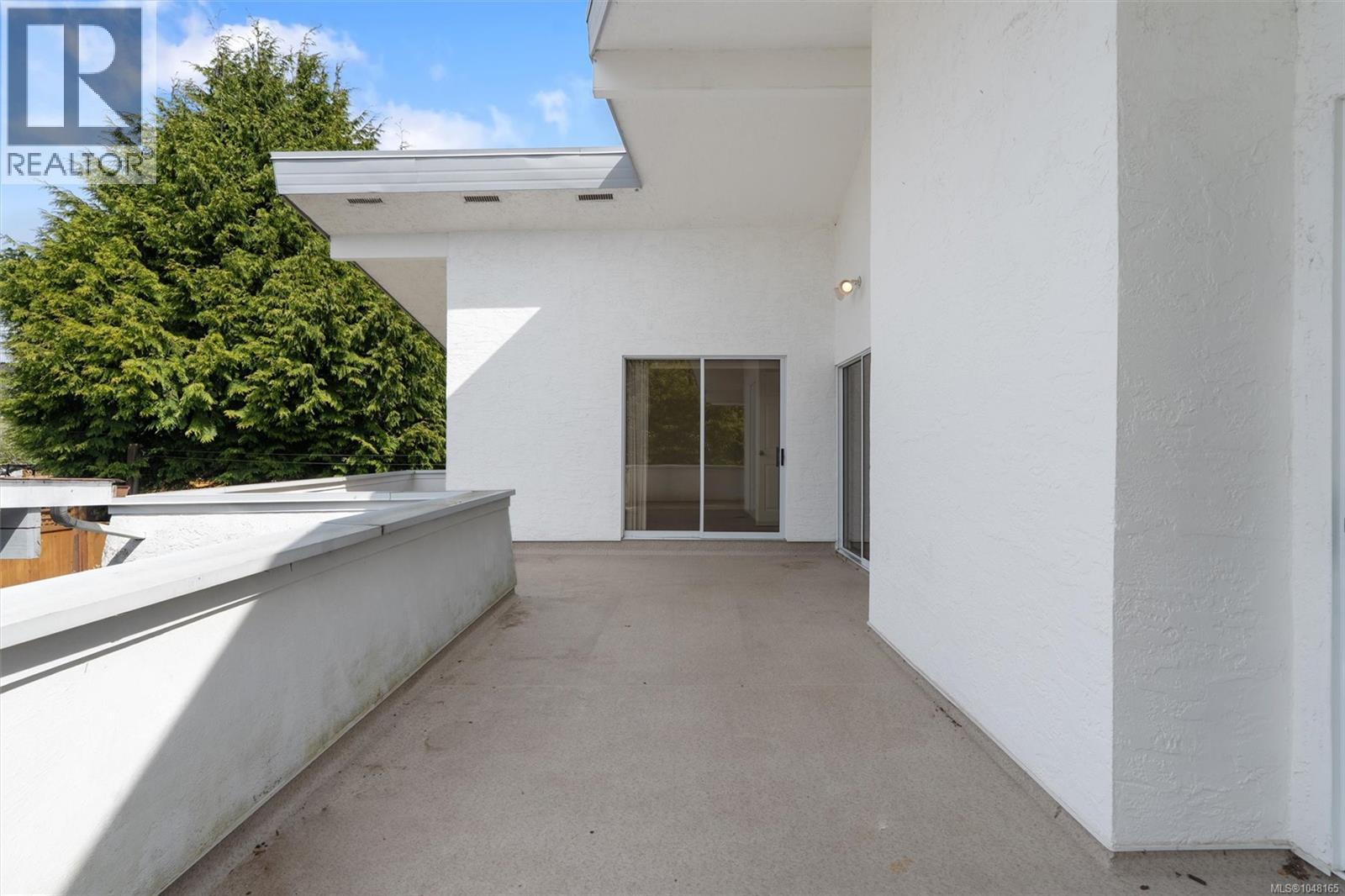 336 Stannard Ave Property Photo 18