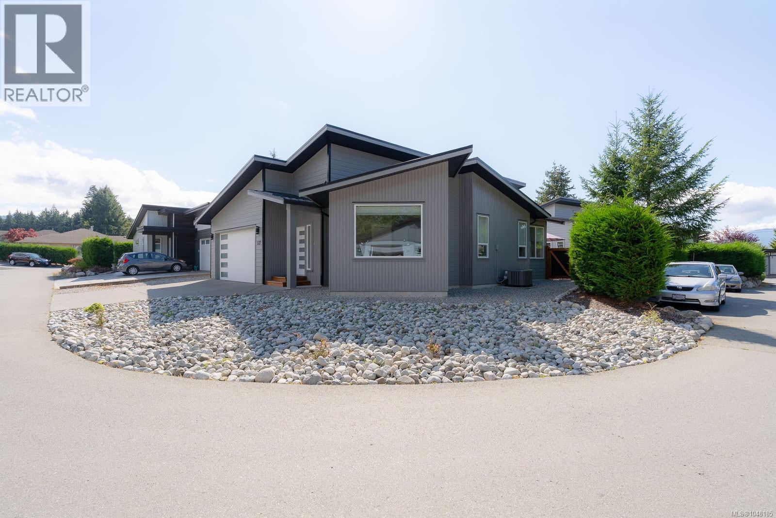 127 4065 Mcbride St Property Photo 1