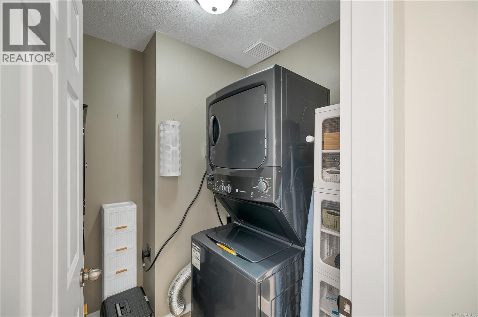 4g 690 Colwyn St Property Photo 23
