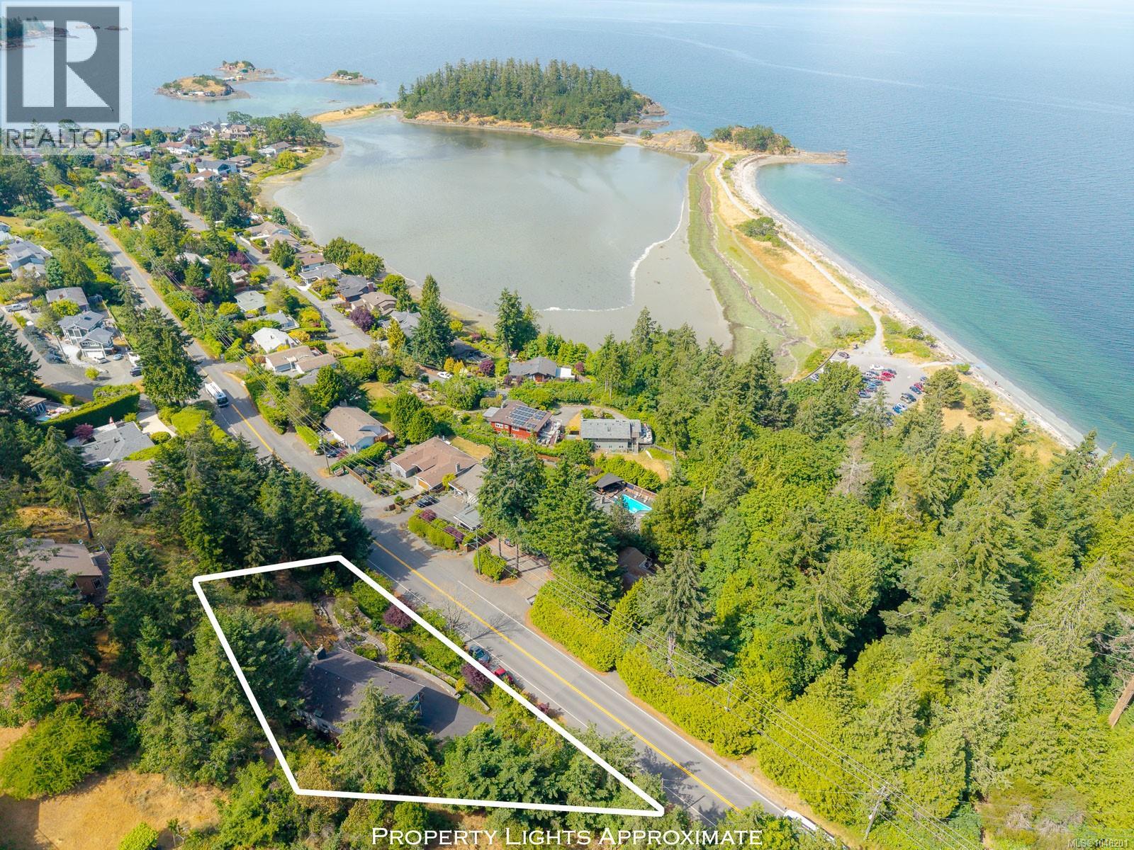 3583 Hammond Bay Rd Property Photo 2