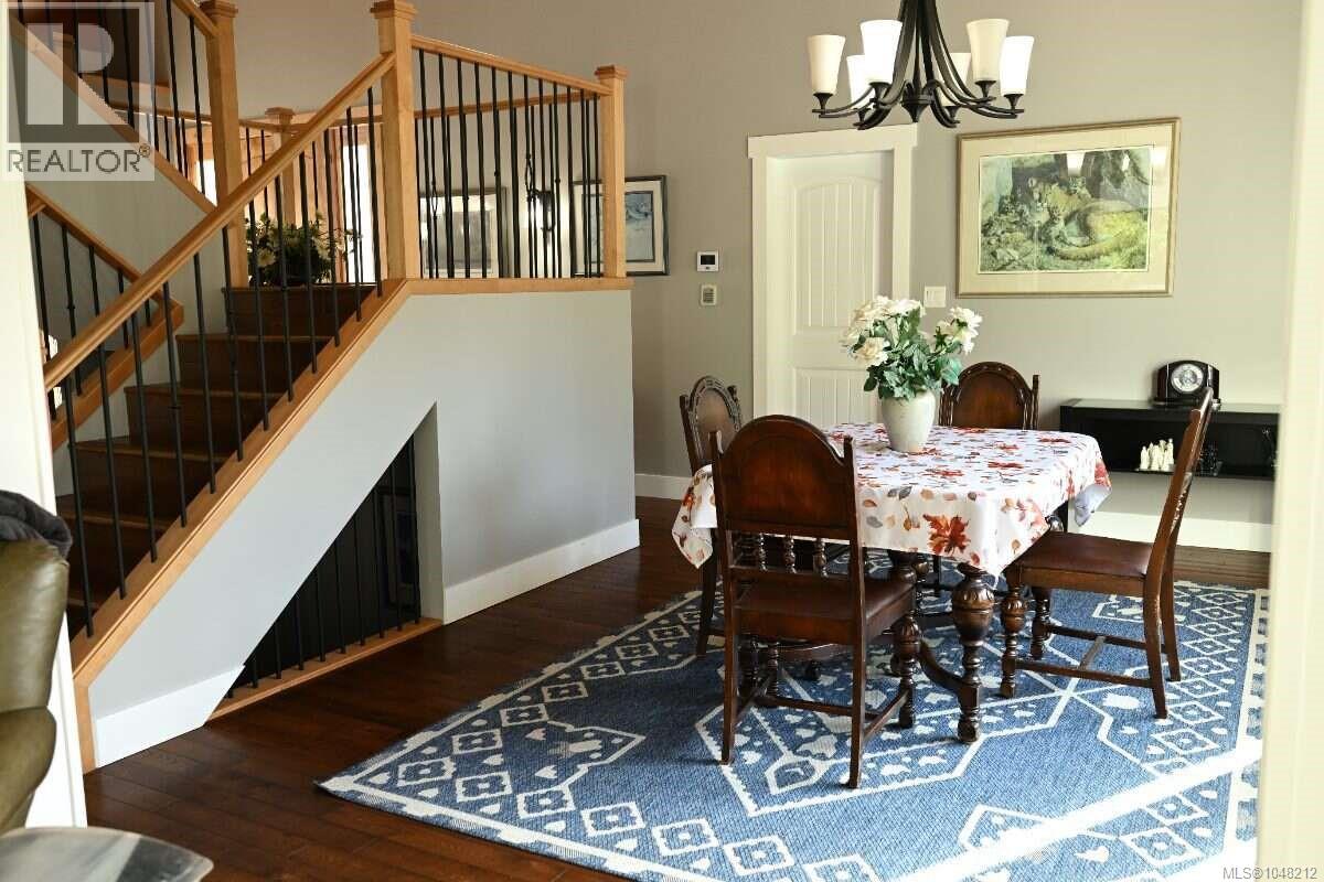 2625 Streamside Pl Property Photo 10