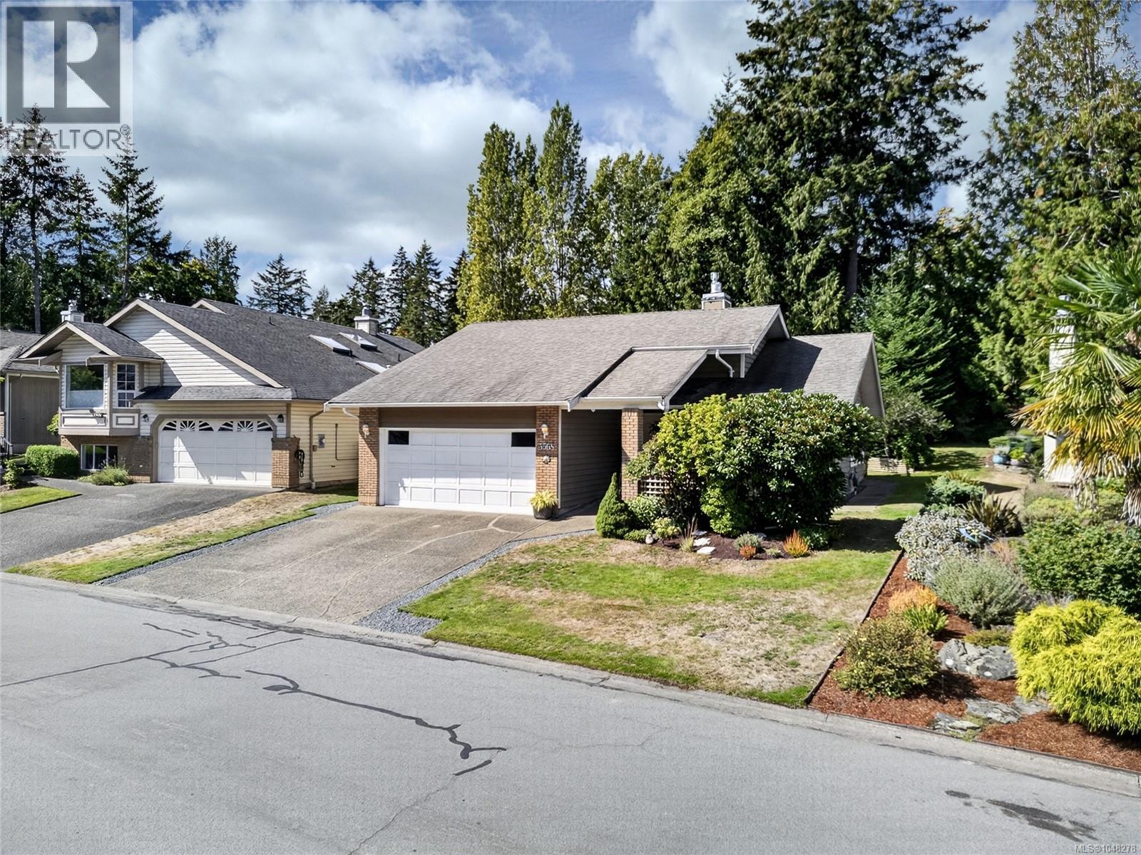 3568 Arbutus Dr S Property Photo 39