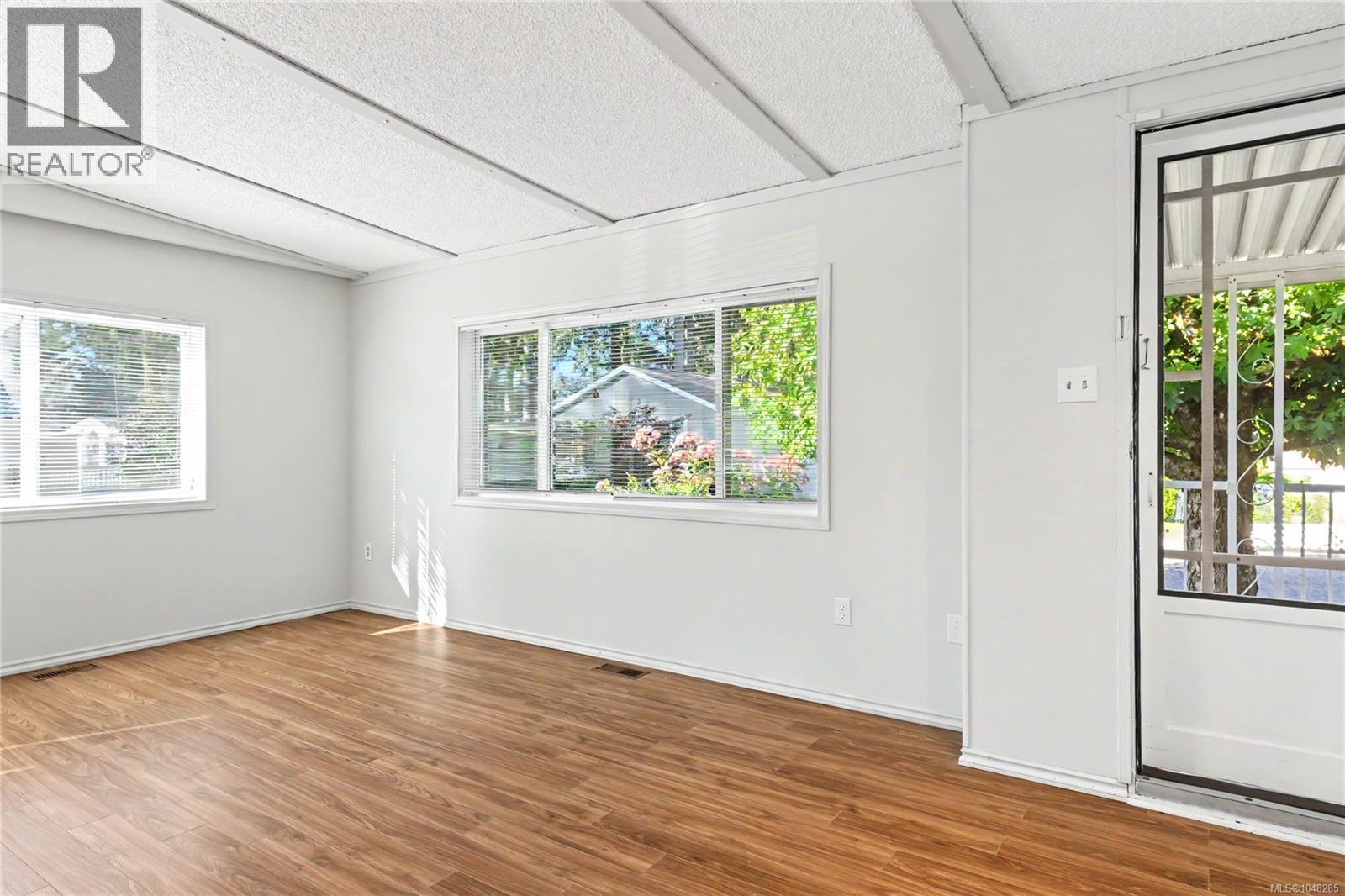 65 5854 Turner Rd Property Photo 3