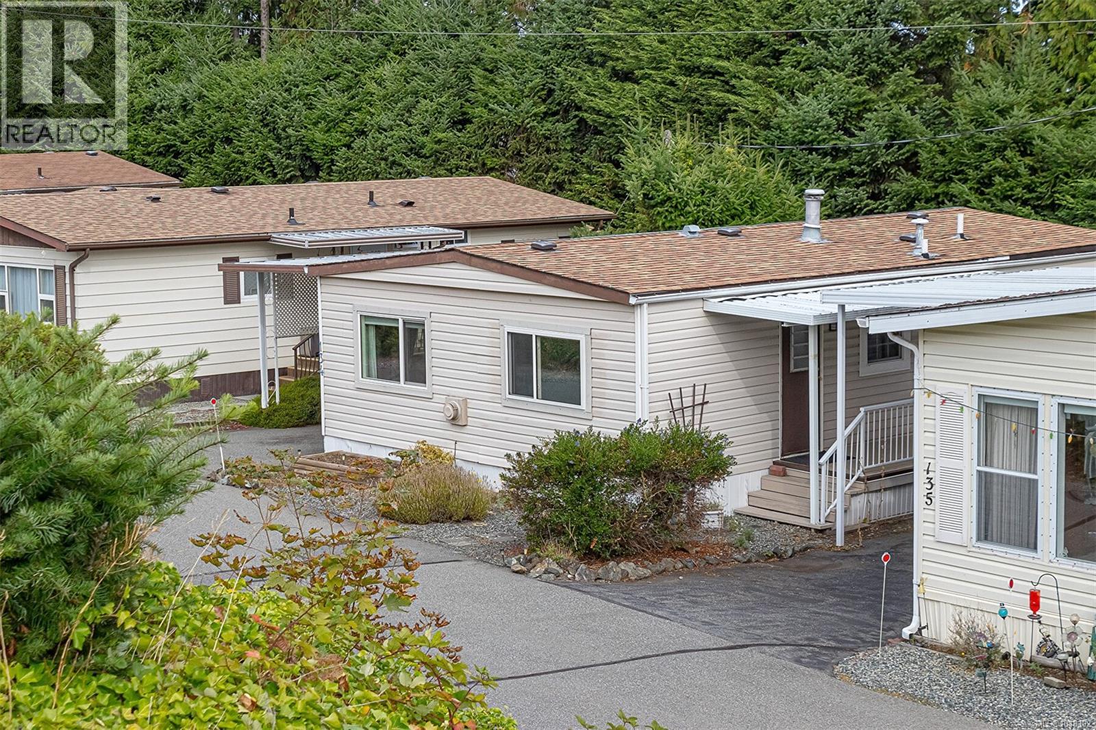 134 6325 Metral Dr S Property Photo 1