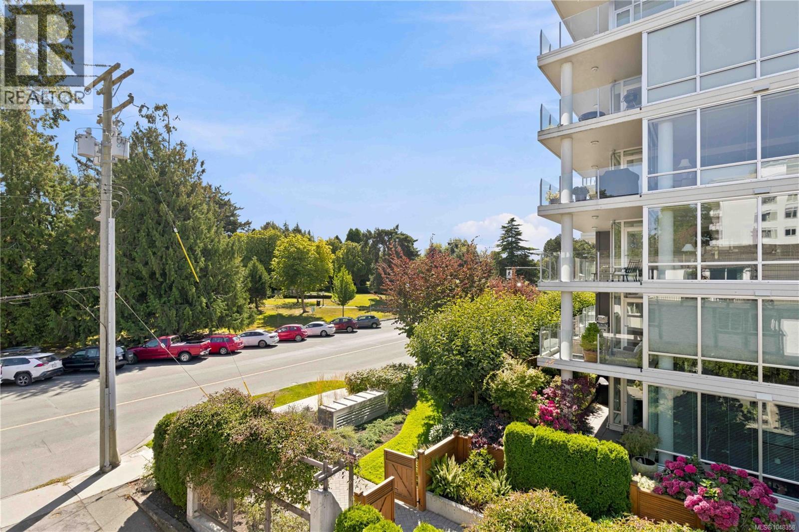2 210 Douglas St Property Photo 1
